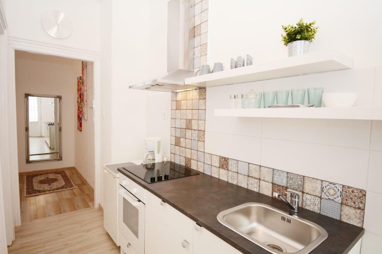 Lillybeth City Center Apartments Budapest Eksteriør bilde